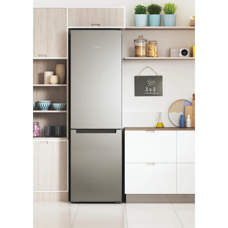 Indesit INFC9 TA23X frigorifero con congelatore Libera installazione 367 L D Argento