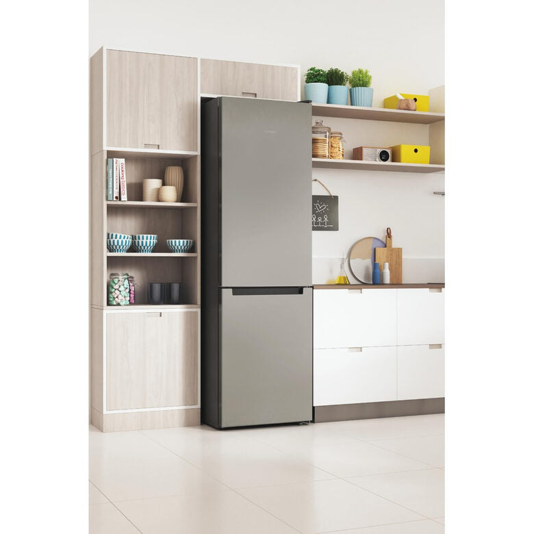 Indesit INFC9 TA23X frigorifero con congelatore Libera installazione 367 L D Argento