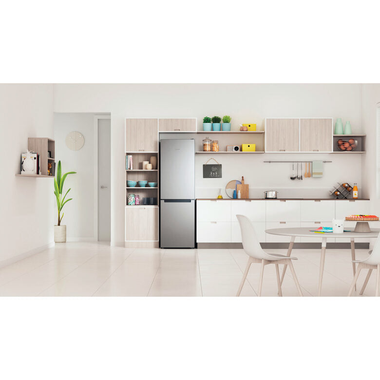Indesit INFC8 TI21X frigorifero con congelatore Libera installazione 335 L F Acciaio inossidabile