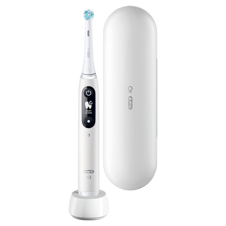 Oral-B iO - 6 - Spazzolino Elettrico Ricaricabile Bianco Con Display In Bianco E Nero, 1 Testina, 1 Custodia Da Viaggio