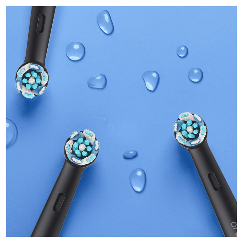 Oral-B iO 7n Spazzolino Elettrico Ricaricabile Nero Esclusivo Con Tecnologia Magnetica Rivoluzionaria, Display In Bianco E Nero, 1 Testina, 1 Custodia Da Viaggio Premium, Designed By Braun