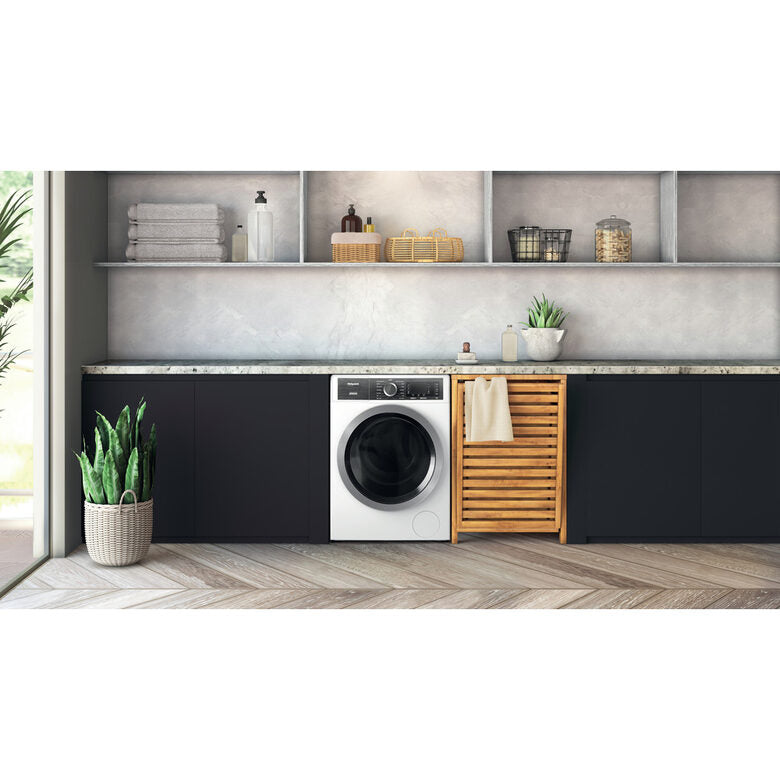 Hotpoint H7 W945WB IT lavatrice Caricamento frontale 9 kg 1400 Giri/min B Bianco