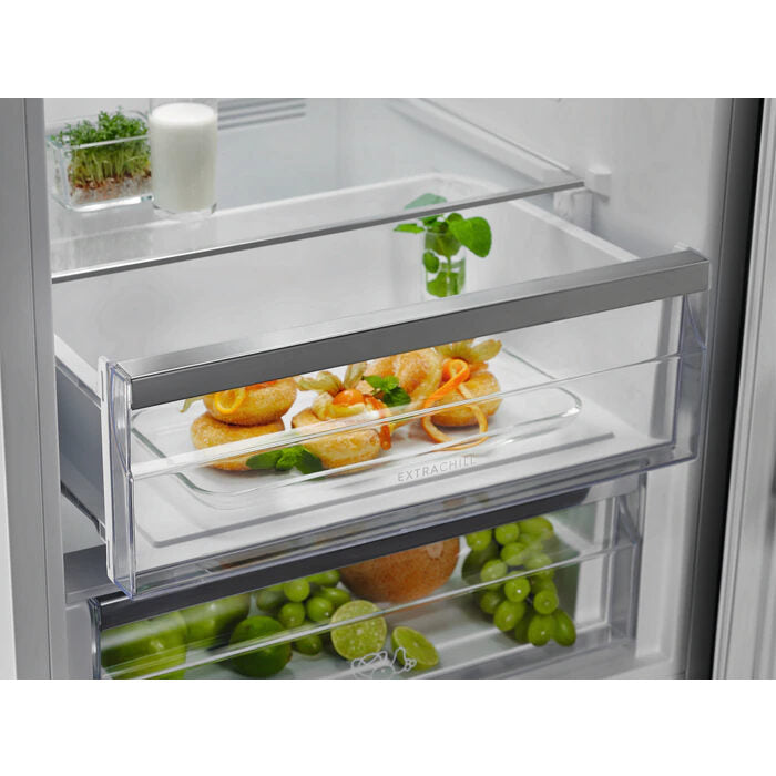Electrolux LNC7MD32W2 frigorifero con congelatore Libera installazione 331 L D Bianco