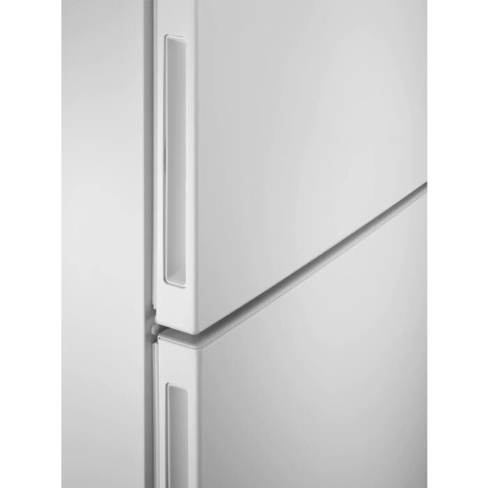 Electrolux LNC7MD32W2 frigorifero con congelatore Libera installazione 331 L D Bianco