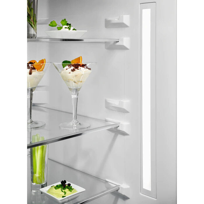 Electrolux LNT7MD32X2 frigorifero con congelatore Libera installazione 331 L D Acciaio inossidabile