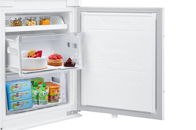 Samsung BRB30600EWW frigorifero con congelatore Da incasso E Bianco