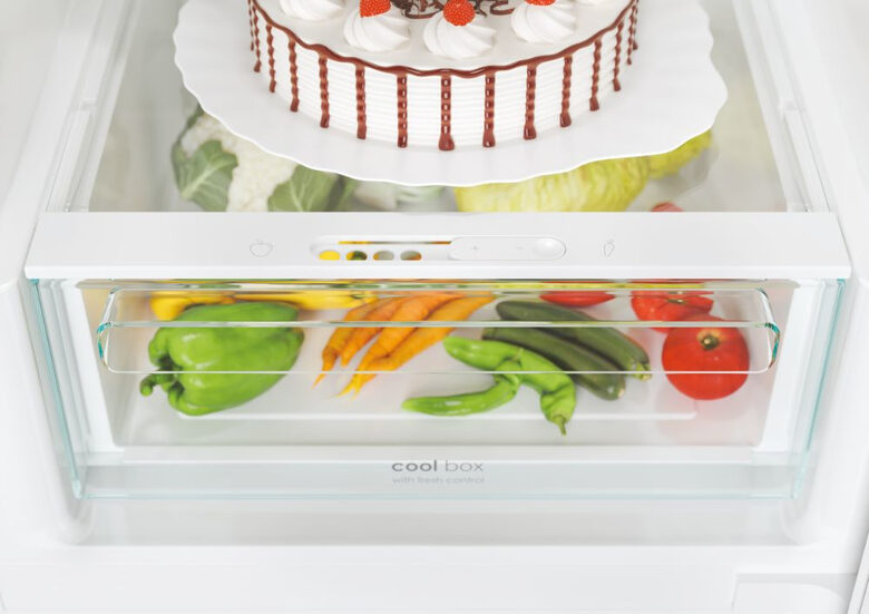 Candy Fresco CCE4T618ES frigorifero con congelatore Libera installazione 341 L E Argento