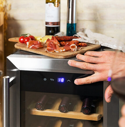 Cecotec GrandSommelier 15000 Inox  Cantinetta Vino Con Compressore Libera Installazione Grigio 15 Bottiglie