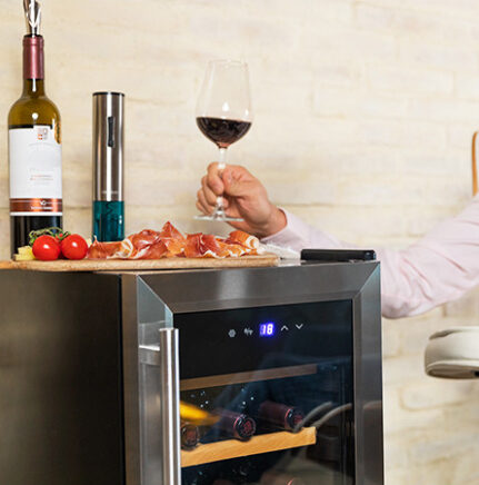 Cecotec GrandSommelier 15000 Inox  Cantinetta Vino Con Compressore Libera Installazione Grigio 15 Bottiglie