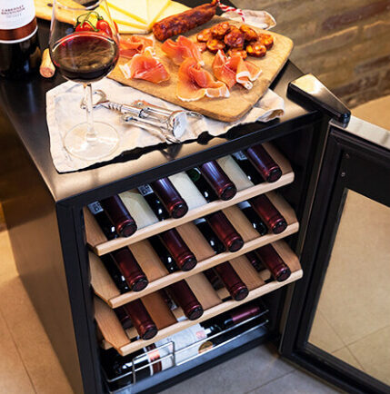 Cecotec GrandSommelier 20000  Cantinetta Vino Con Compressore Libera Installazione Grigio 20 Bottiglie