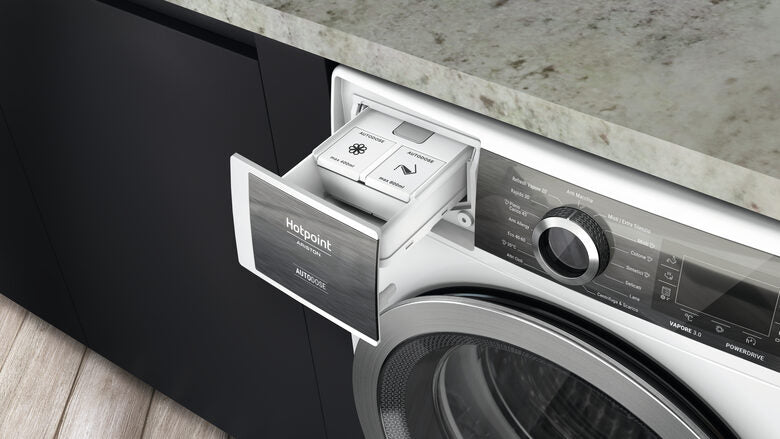 Hotpoint H8 W046WB IT lavatrice Caricamento frontale 10 kg 1400 Giri/min A Bianco