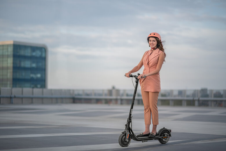 Ninebot by Segway F25E 25 km/h Nero