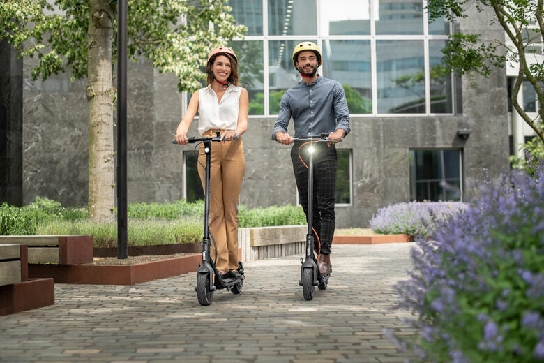 Ninebot by Segway F25E 25 km/h Nero