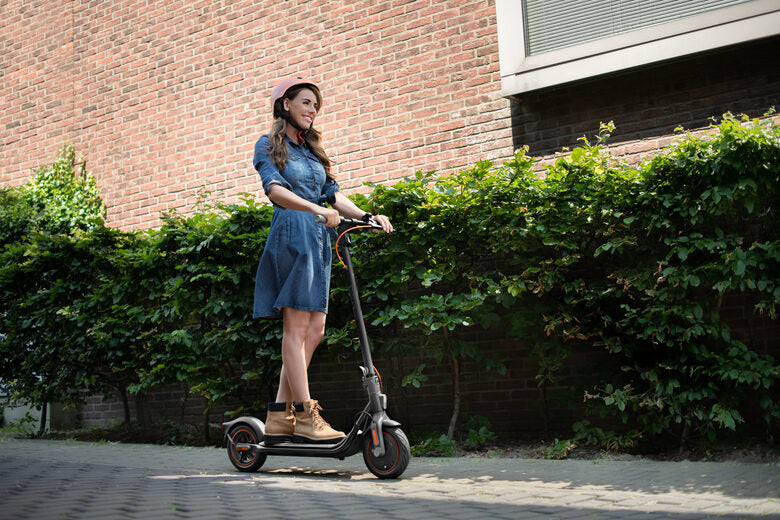 Ninebot by Segway F40E 25 km/h Nero
