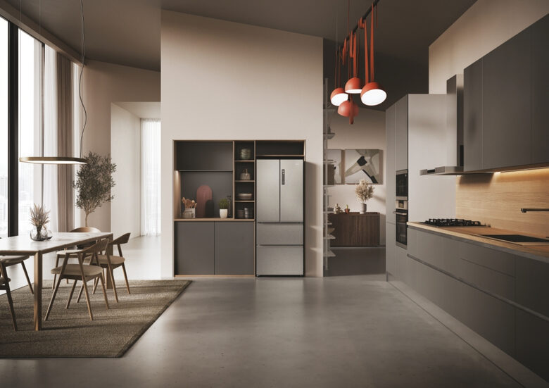 Haier HFR3718ENMM FD 70 Serie 3 Frigorifero Combinato A Libera Installazione, No Frost, Display, Classe E, Acciaio Inox