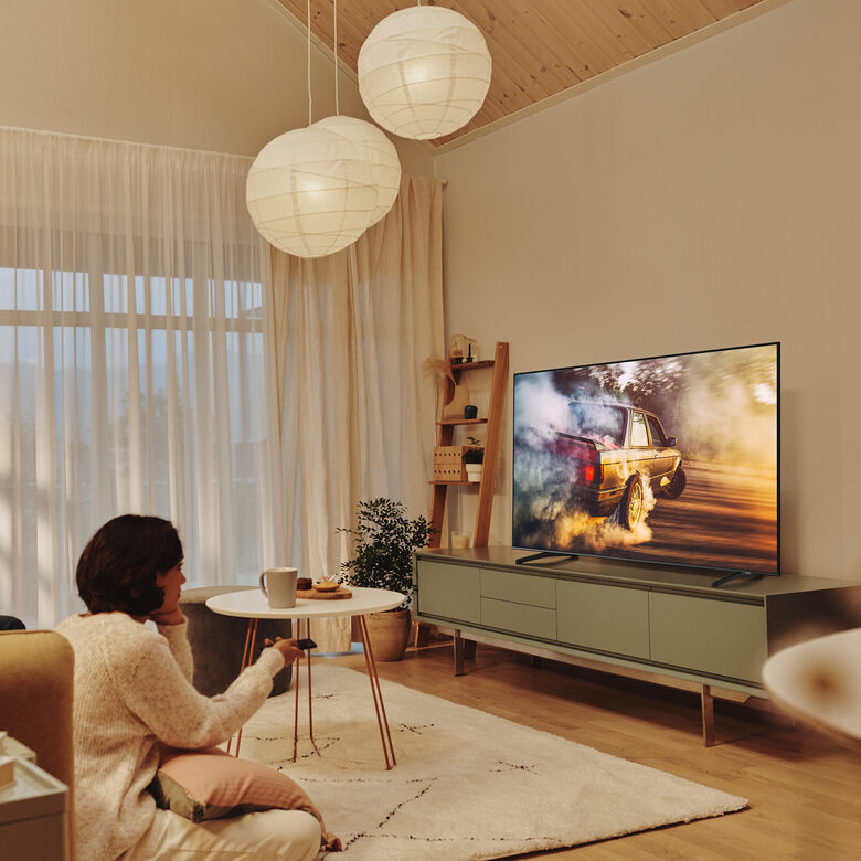 Samsung Series 8 TV Crystal UHD 4K 43” UE43BU8070 Smart TV Wi-Fi Black, Processore Crystal 4K, HDR, Colori reali, Suono ottimizzato