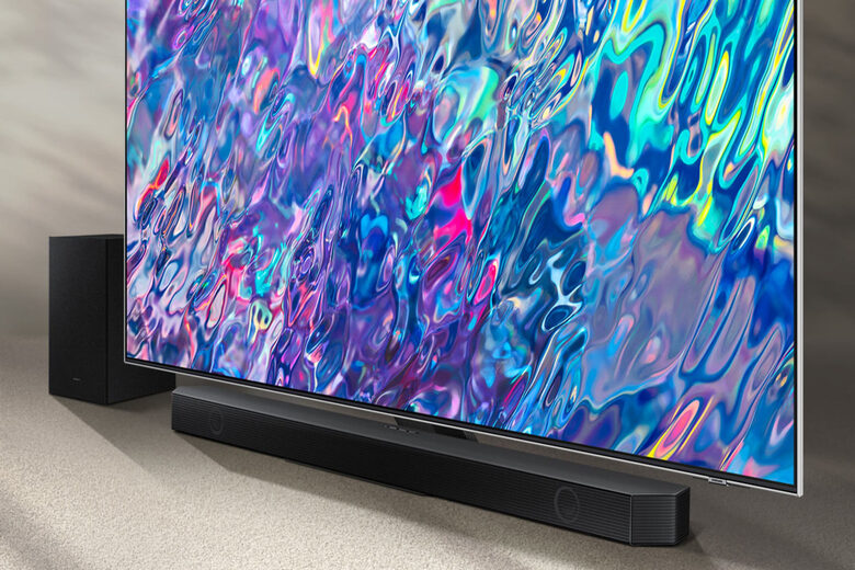 Samsung Soundbar HW-Q700B/ZF con subwoofer 3.1.2 canali 320W, audio 3D wireless ottimizzato, effetto cinema surround