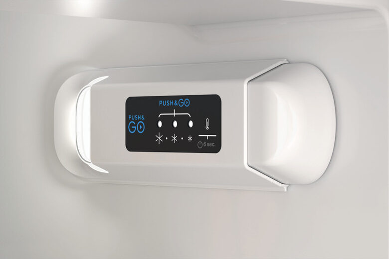 Indesit INC18D021A1 Frigorifero Da incasso 268 L E Bianco