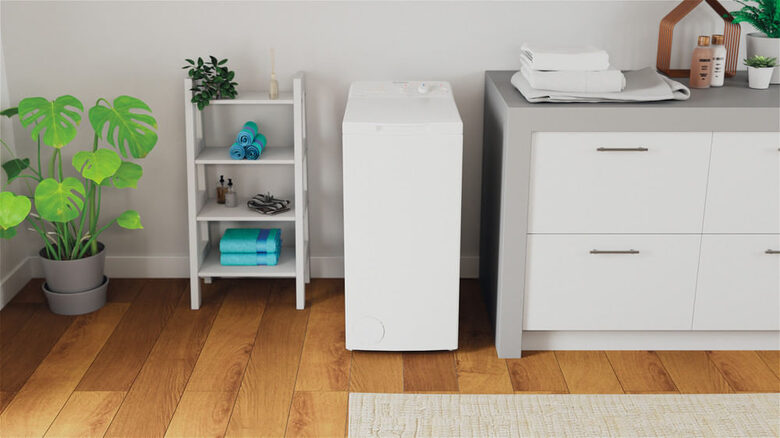 Indesit BTW L60400 IT Lavatrice A Libera Installazione A Carica Dall'alto 6 Kg, 1000 Giri, Turn&Go, Opzione Extra Lavaggio, Classe C, Bianco