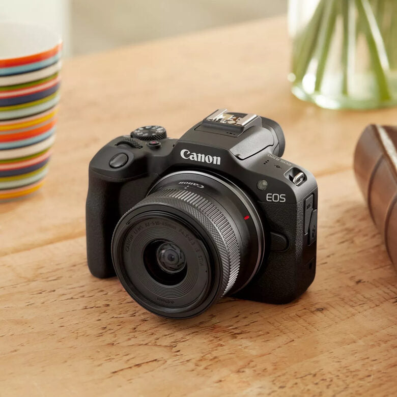 Canon EOS R1001 + RF-S 18-45mm F4.5-6.3 IS STM Kit MILC 24,1 MP CMOS 6000 x 4000 Pixel Nero