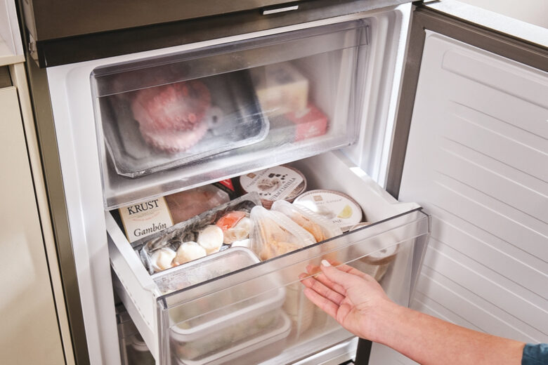 Candy CNCQ2T618EX Fresco 300 Frigorifero Combinato A Libera Installazione, No Frost, Area Fresh 0°C, Classe E, Acciaio Inox