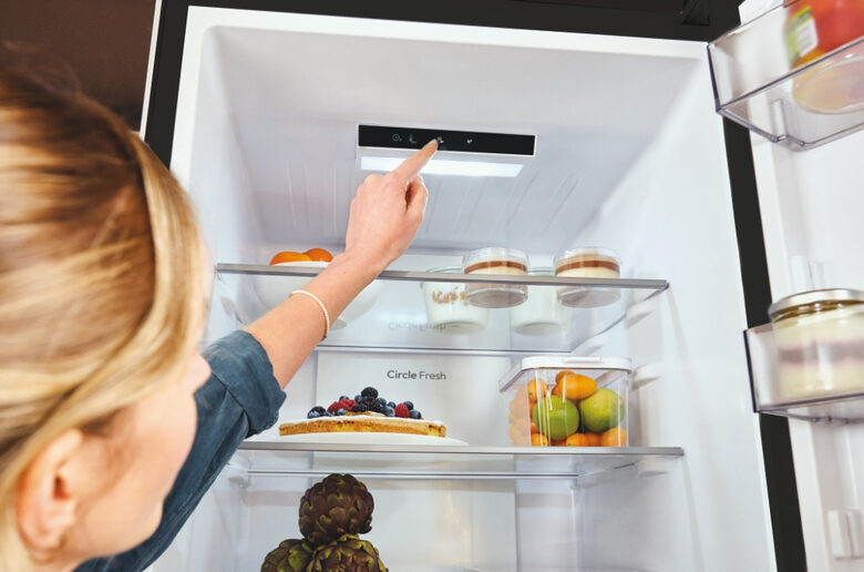 Candy CNCQ2T618EB Frigorifero Libera installazione 355 L E Nero