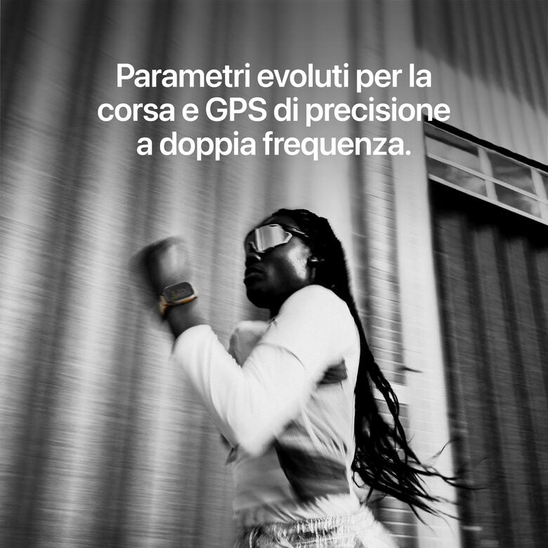 Apple Watch Ultra 4 GPS + Cellular, Cassa 49 mm in titanio nero con cinturino Ocean nero traslucido