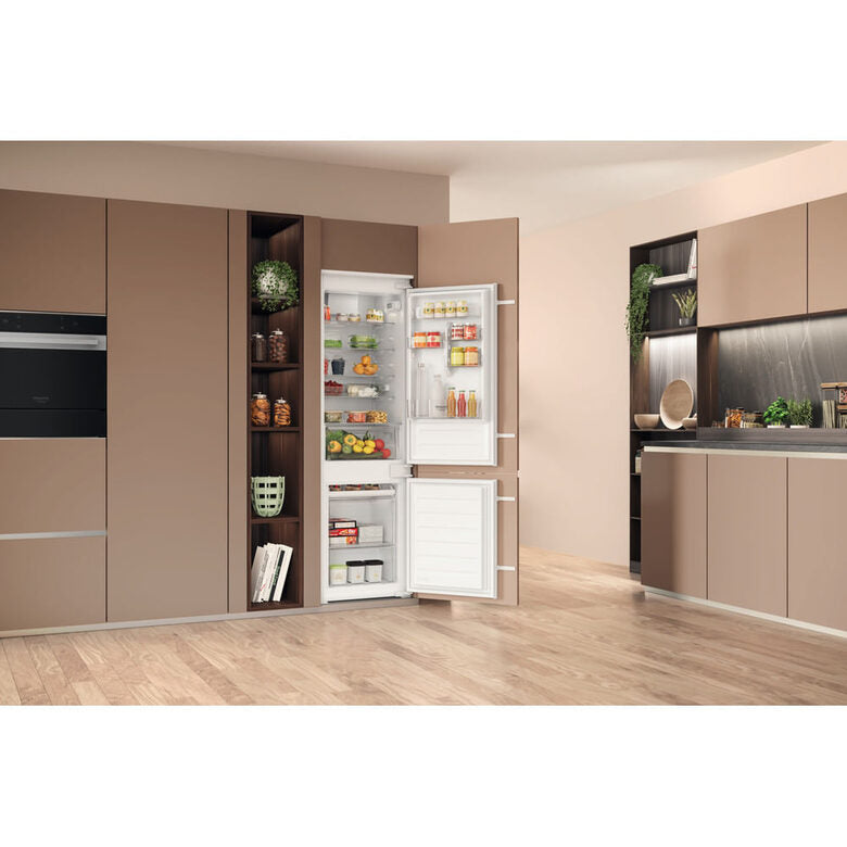 Hotpoint Ariston HAC18D011A1 Frigorifero combinato ad incasso