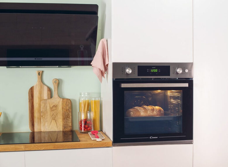 Candy FSCTX886 Smart Steam WIFI Forno Elettrico Multifunzione da Incasso, 70 L, Autopulente, Connesso, Wi-Fi + BLE, Classe A, 59,5x56,8x59,5 cm, Inox [Classe di efficienza energetica A]