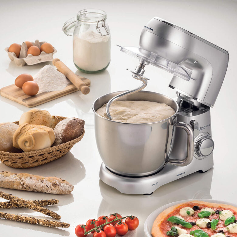 Ariete 1583 Gourmet Essence, Impastatrice Planetaria, Impasta, Monta e Amalgama, 1300W, Capacità 5,2L, 2 fruste e 1 gancio, 10 velocità + Pulse