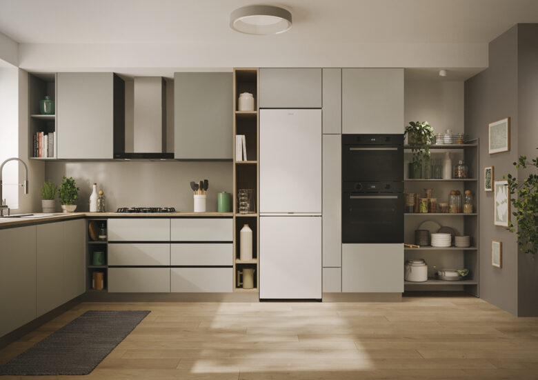 Candy CNCQ2T618EW Frigorifero Combinato A Libera Installazione, No Frost, Classe E, Bianco