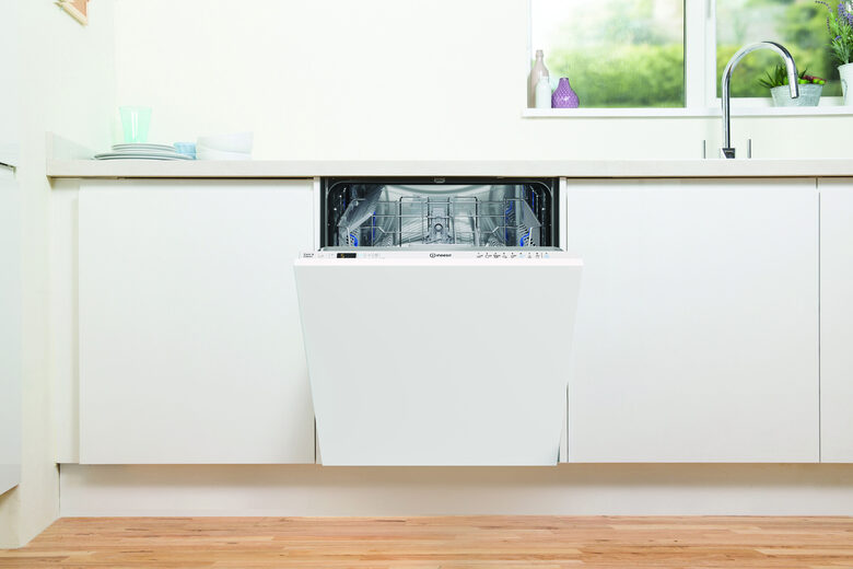 Indesit IN2IFC14BN6, Lavastoviglie 60cm, classe C, 14 coperti, 44dBA