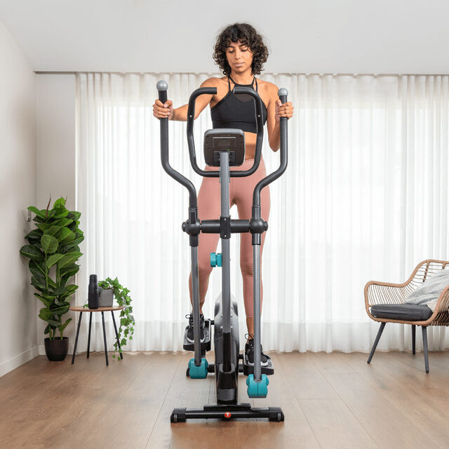 Cecotec Elliptical 8000 Magno Bicicletta ellittica a resistenza magnetica con 8 livelli regolabili manualmente.