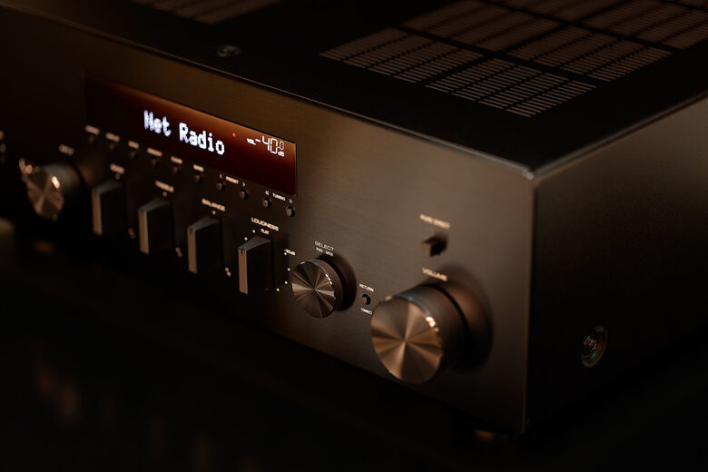 Yamaha R-N600A Sintoamplificatore di rete MusicCast con radio DAB/DAB+ ricevitore AV 80 W Nero